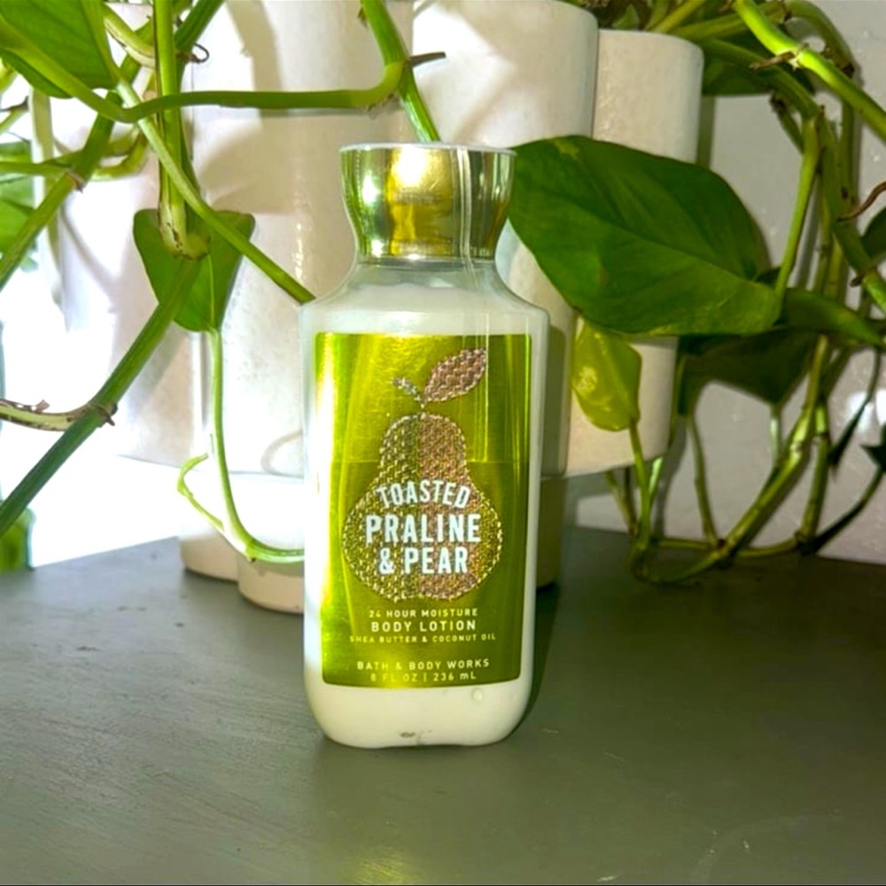 Toasted praline and pear body lotion